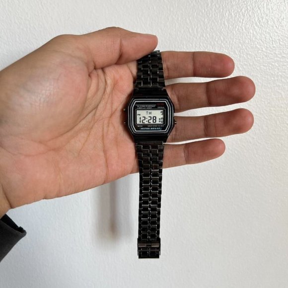 Y2K 2000s vintage style black stainless steel digital watch - Picture 4 of 8